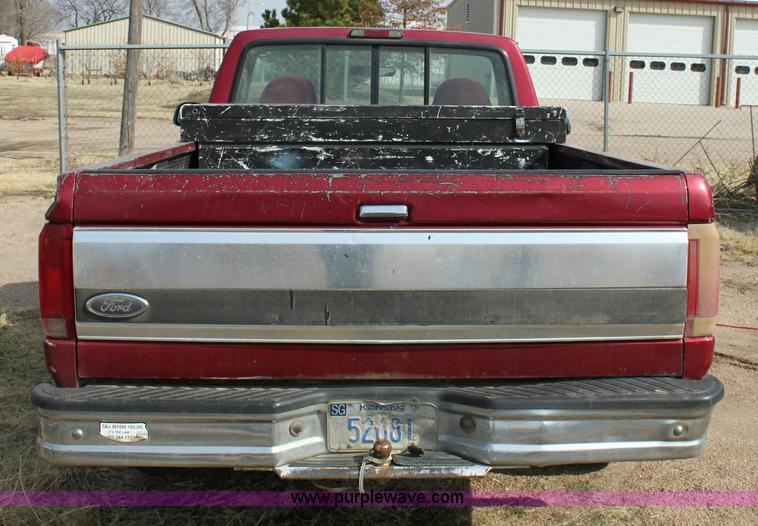 image for item 6345 1995 Ford F150 XLT pickup truck
