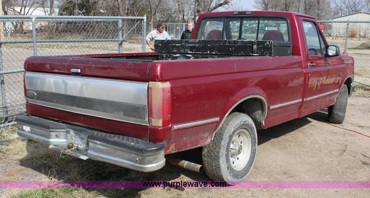 image for item 6345 1995 Ford F150 XLT pickup truck