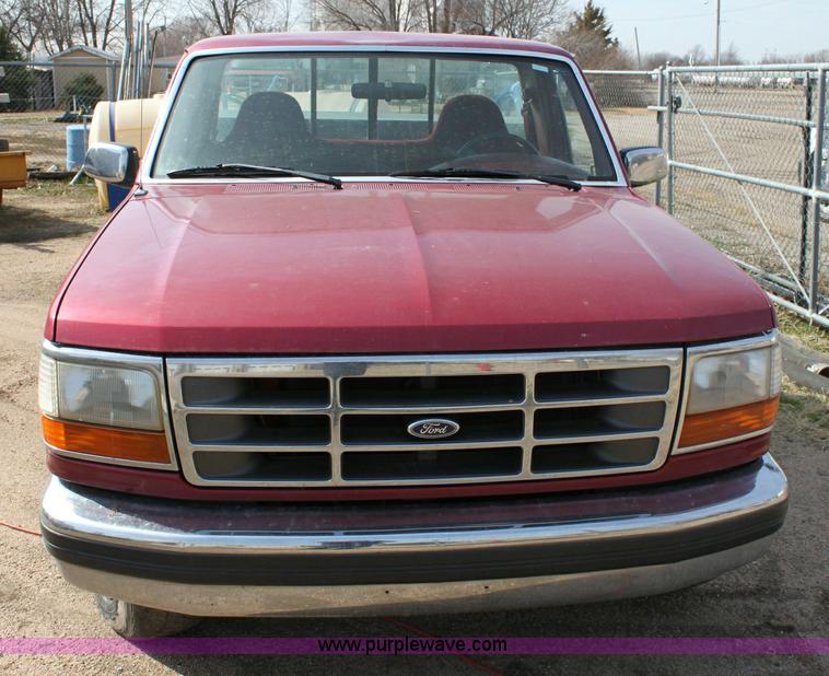 image for item 6345 1995 Ford F150 XLT pickup truck