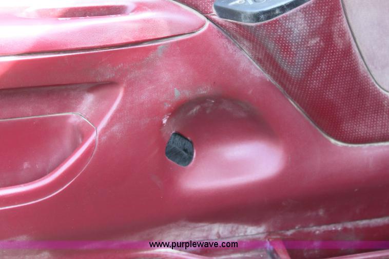 image for item 6345 1995 Ford F150 XLT pickup truck