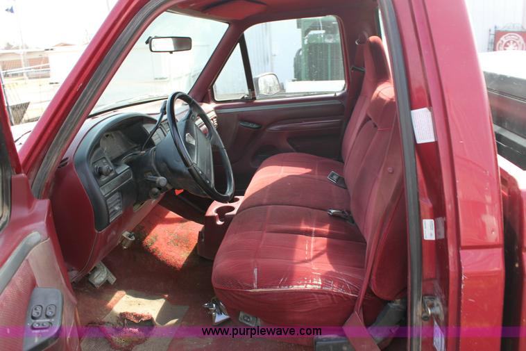 image for item 6345 1995 Ford F150 XLT pickup truck