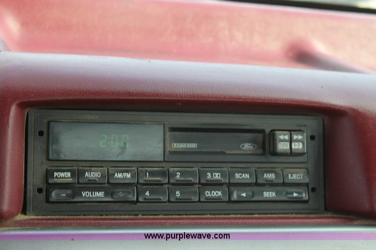 image for item 6345 1995 Ford F150 XLT pickup truck