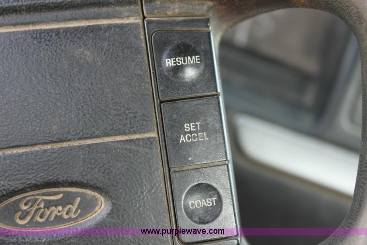 image for item 6345 1995 Ford F150 XLT pickup truck