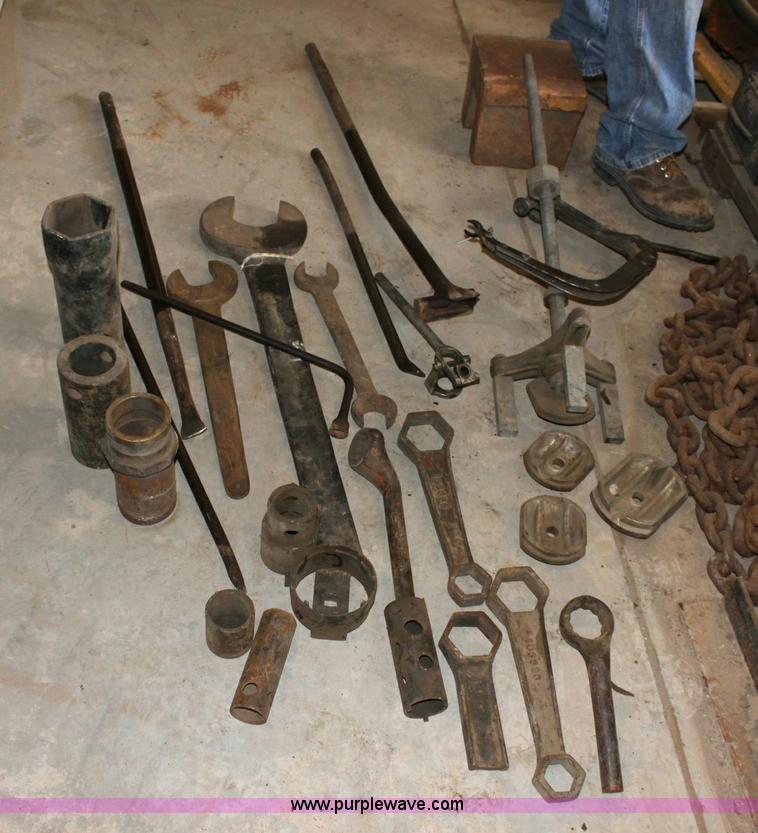 image for item 6396 Assorted tools and industrial supplies
