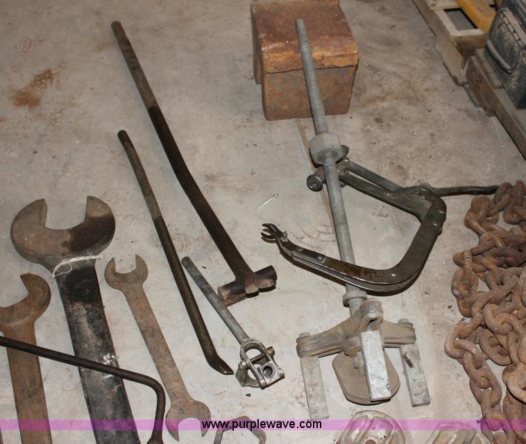 image for item 6396 Assorted tools and industrial supplies