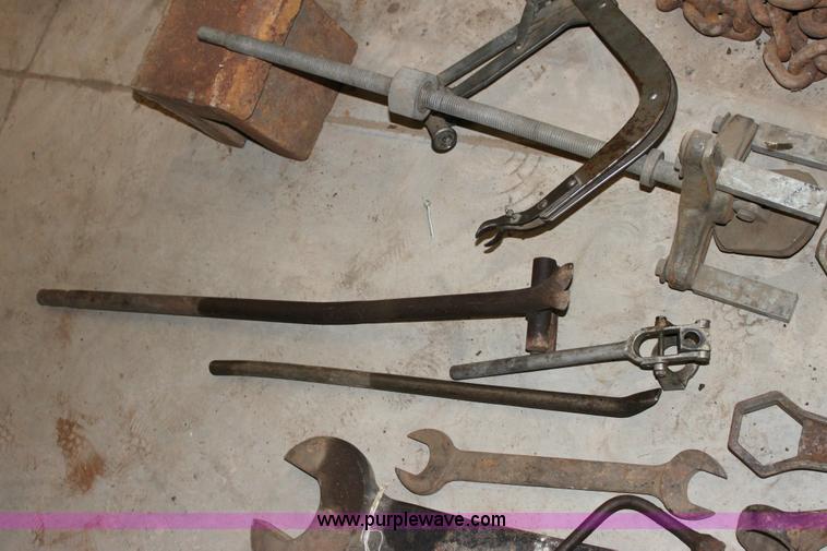 image for item 6396 Assorted tools and industrial supplies