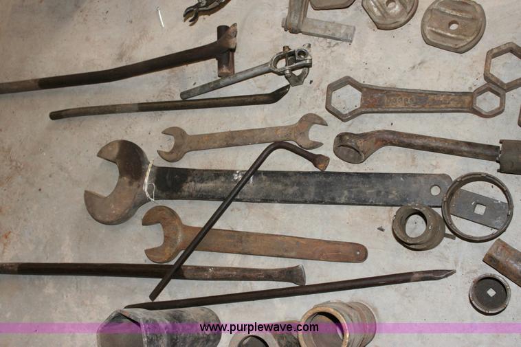 image for item 6396 Assorted tools and industrial supplies