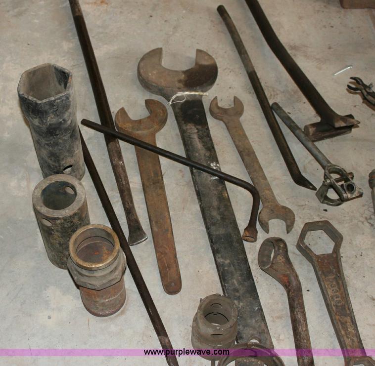 image for item 6396 Assorted tools and industrial supplies