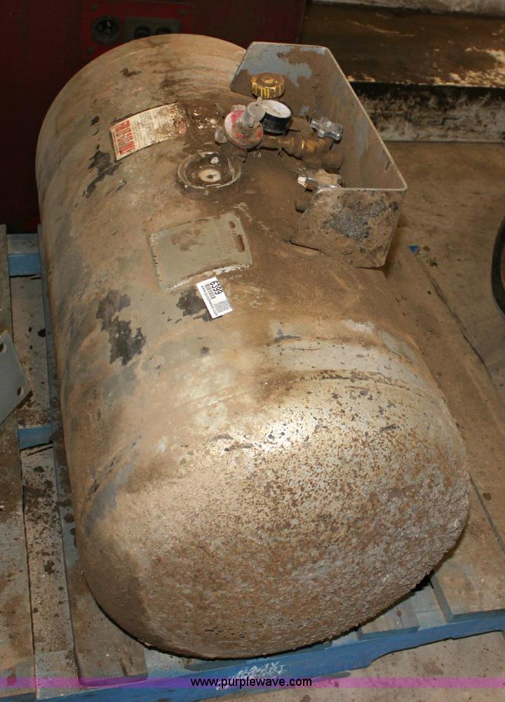 image for item 6399 50 gallon propane tank