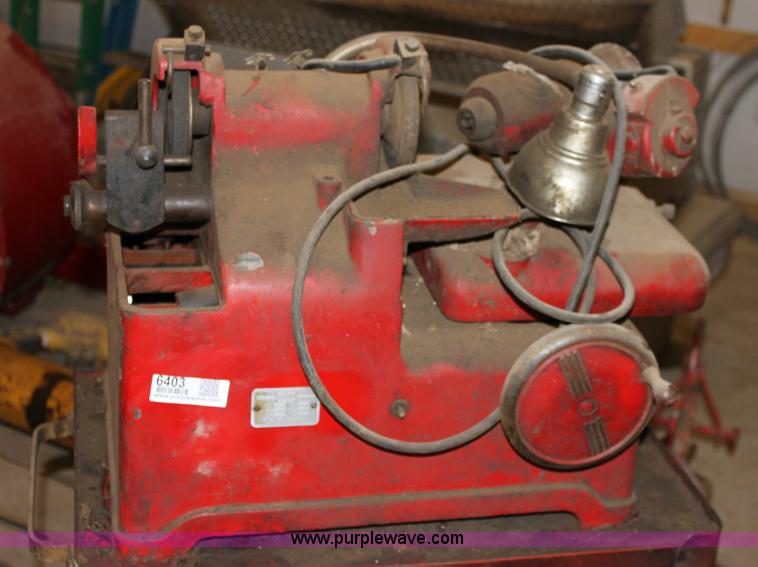 image for item 6403 Knock-out valve grinding machine