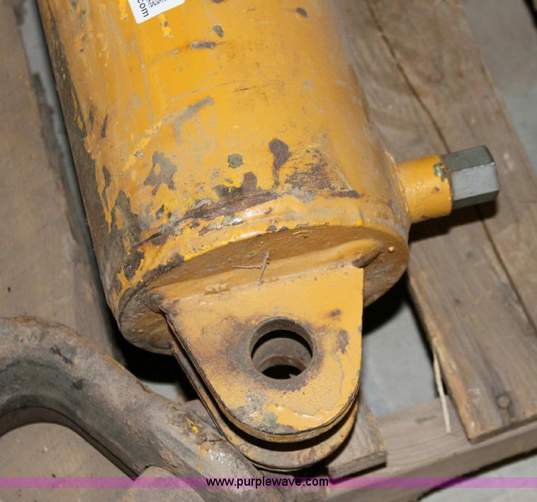 image for item 6405 Single stage hydraulic ram