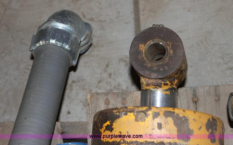 image for item 6405 Single stage hydraulic ram