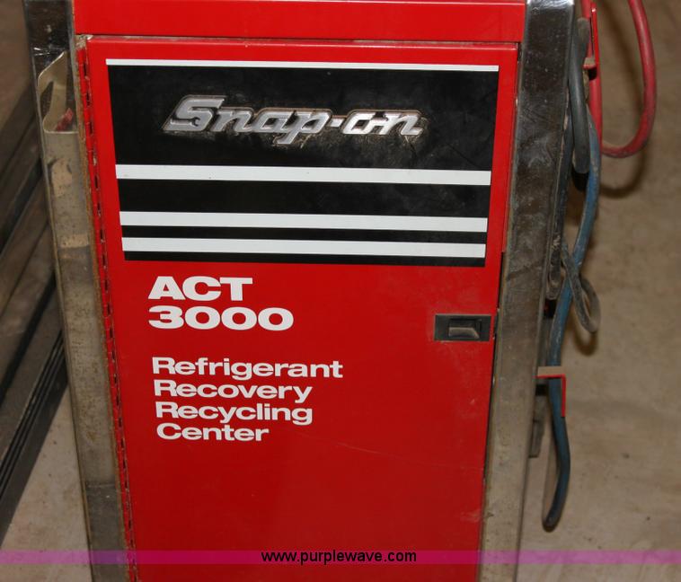image for item 6407 Snap-On 3000 refrigerant recycling center