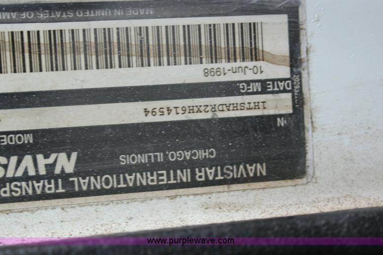 image for item 6413 1998 International 4900 6x4 refuse truck