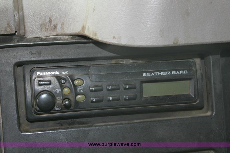 image for item 6413 1998 International 4900 6x4 refuse truck