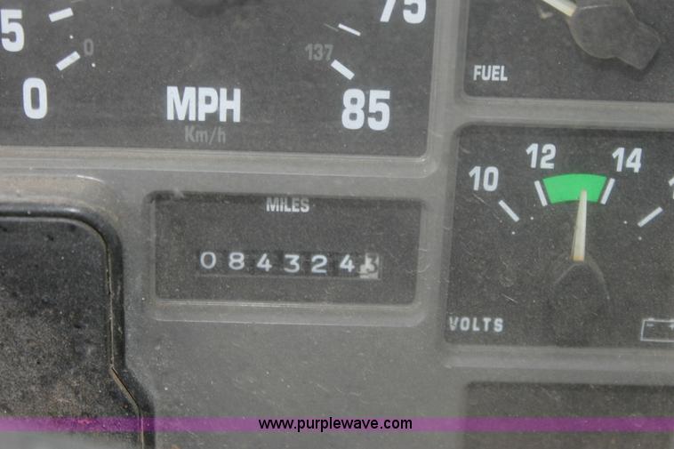 image for item 6413 1998 International 4900 6x4 refuse truck