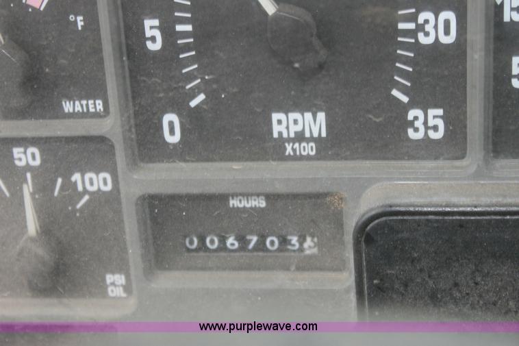 image for item 6413 1998 International 4900 6x4 refuse truck