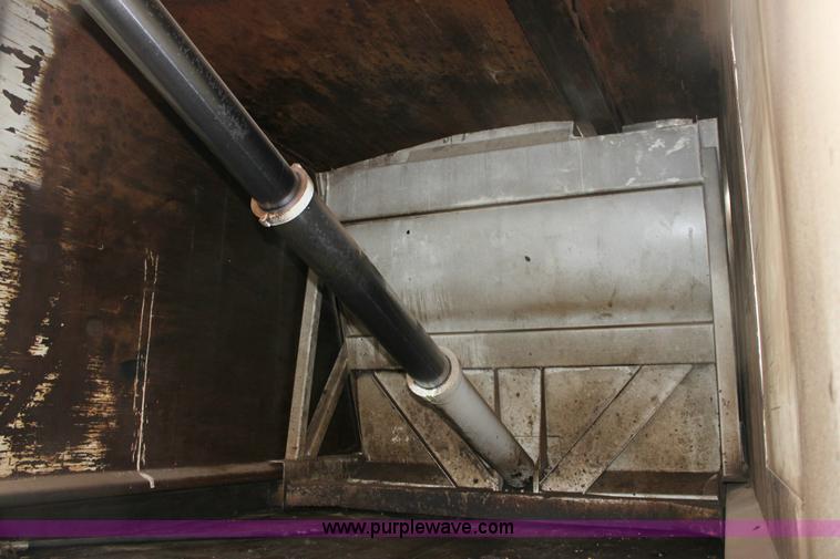 image for item 6413 1998 International 4900 6x4 refuse truck