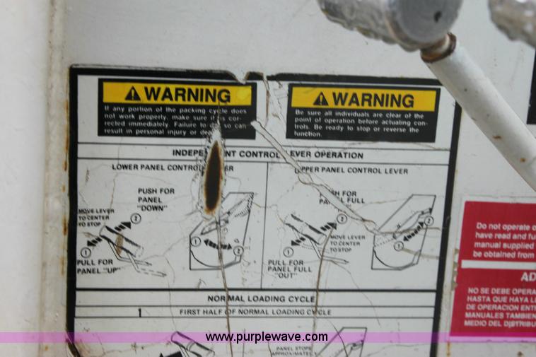 image for item 6413 1998 International 4900 6x4 refuse truck