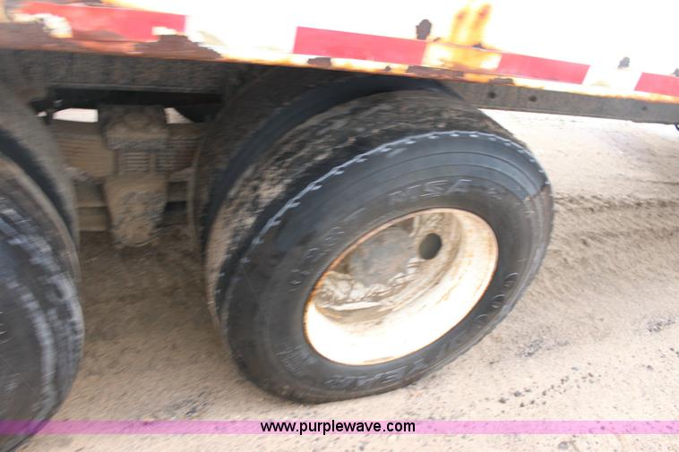 image for item 6413 1998 International 4900 6x4 refuse truck