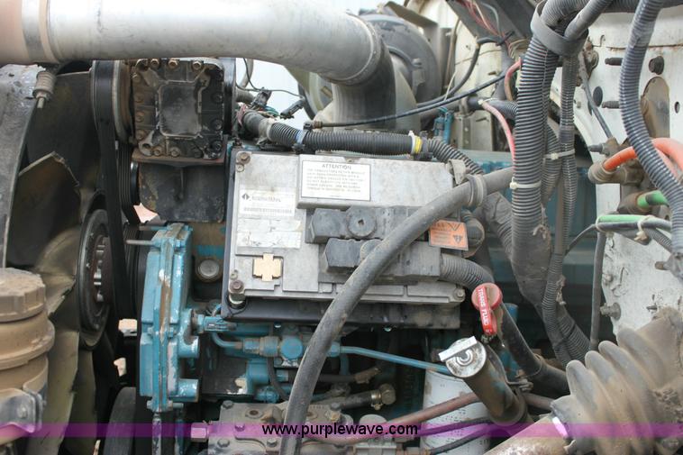 image for item 6413 1998 International 4900 6x4 refuse truck