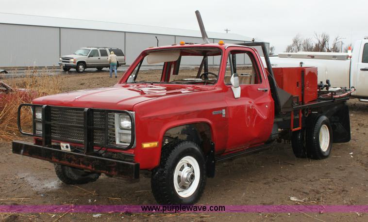 image for item 6421 1985 GMC K3500