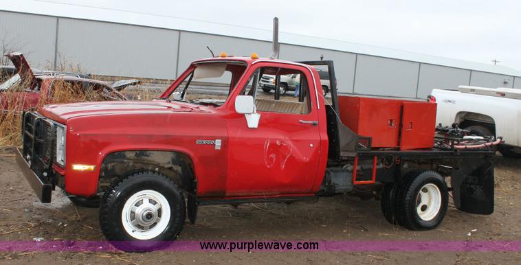 image for item 6421 1985 GMC K3500