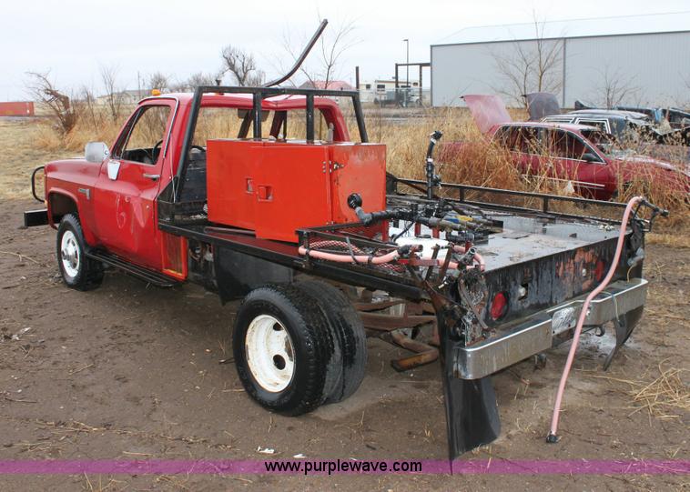 image for item 6421 1985 GMC K3500