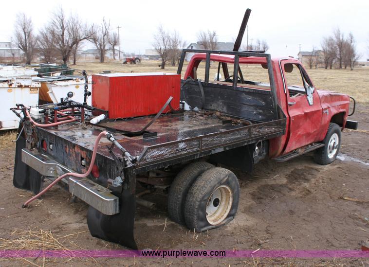 image for item 6421 1985 GMC K3500