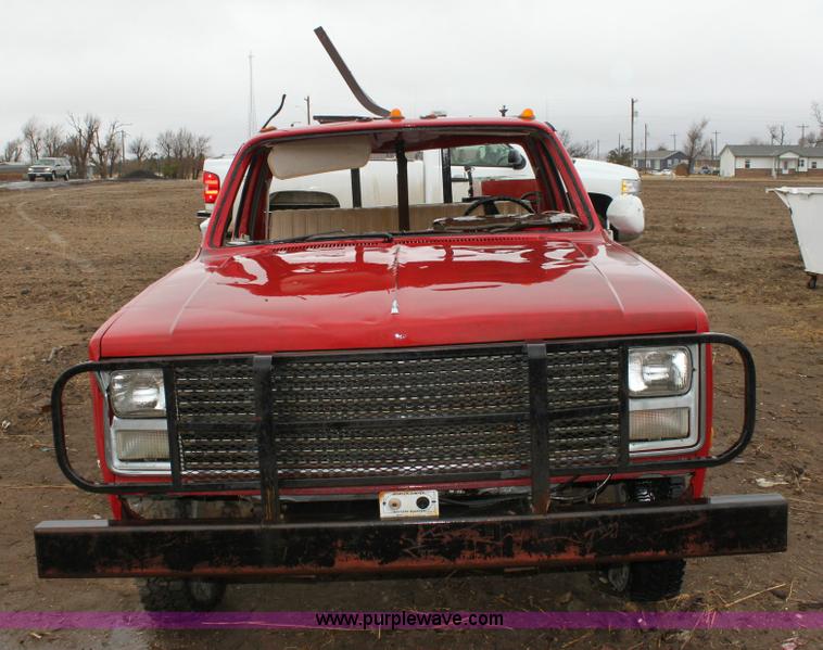 image for item 6421 1985 GMC K3500
