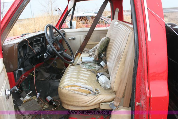 image for item 6421 1985 GMC K3500