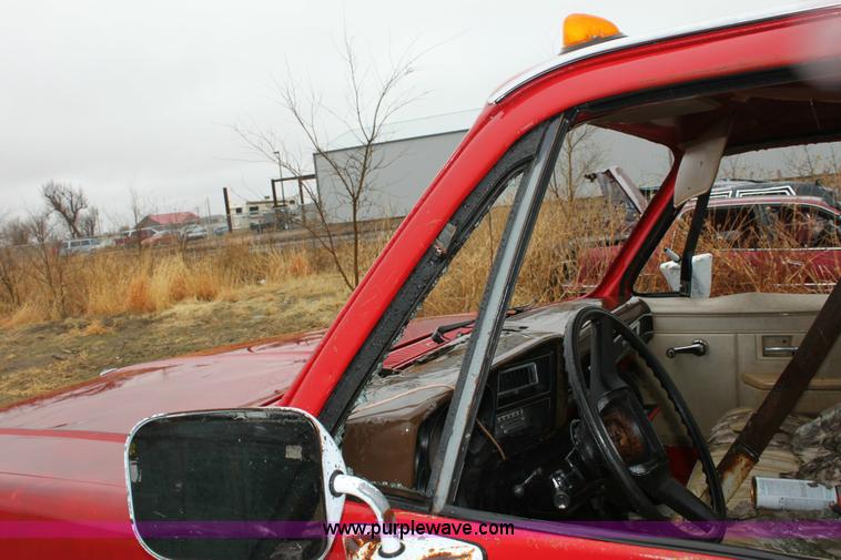 image for item 6421 1985 GMC K3500