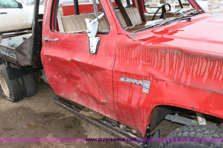 image for item 6421 1985 GMC K3500