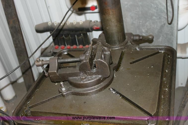 image for item 6428 Walker Turner drill press