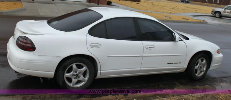 image for item 6429 2001 Pontiac Grand Prix SE