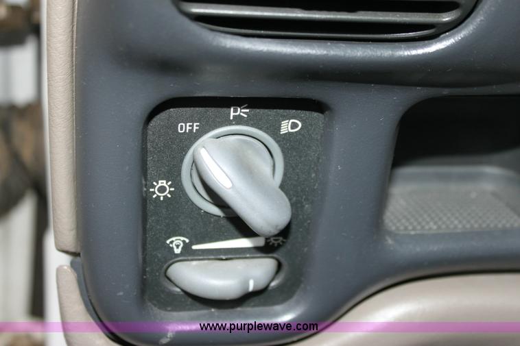 image for item 6429 2001 Pontiac Grand Prix SE