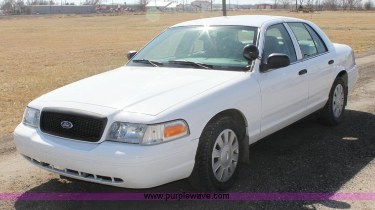image for item 6528 2006 Ford Crown Victoria Police Interceptor