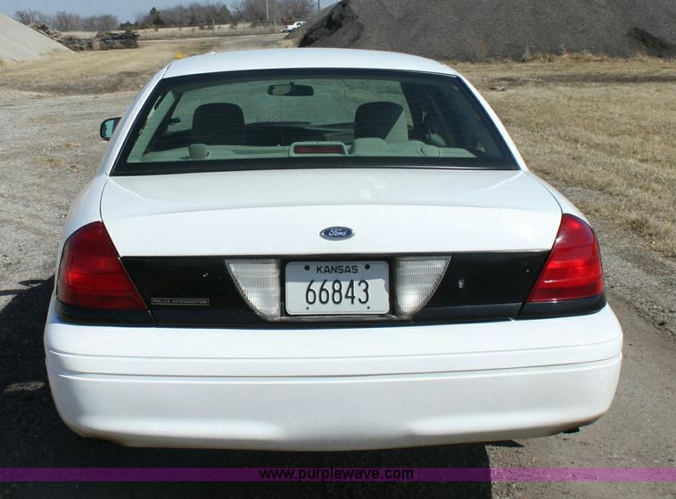 image for item 6528 2006 Ford Crown Victoria Police Interceptor