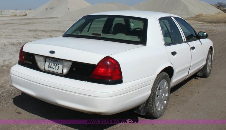 image for item 6528 2006 Ford Crown Victoria Police Interceptor