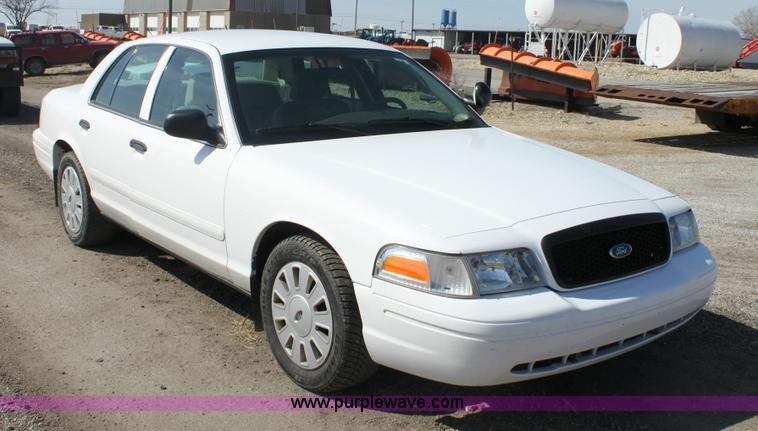 image for item 6528 2006 Ford Crown Victoria Police Interceptor