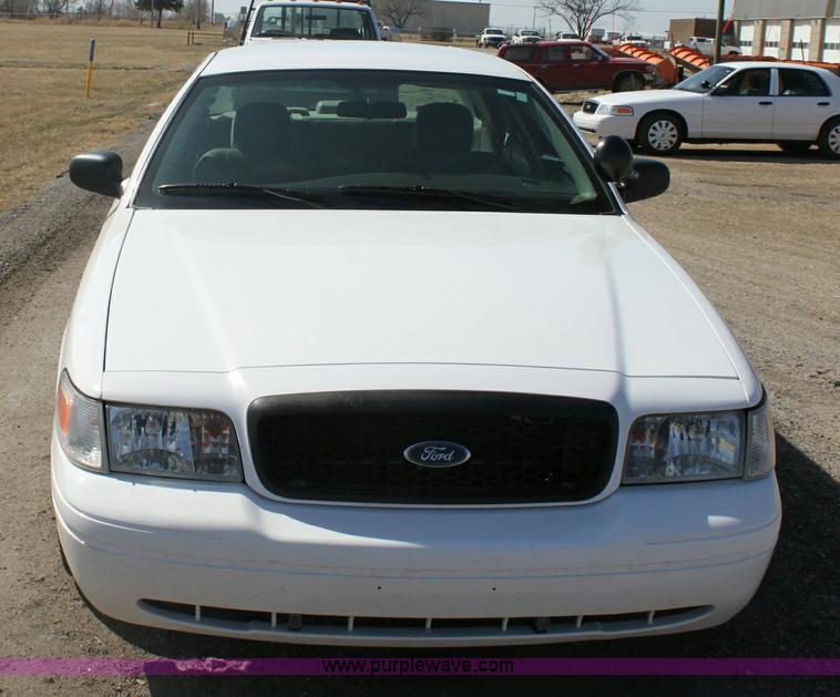 image for item 6528 2006 Ford Crown Victoria Police Interceptor