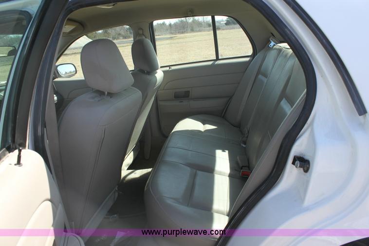 image for item 6528 2006 Ford Crown Victoria Police Interceptor