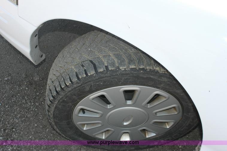 image for item 6528 2006 Ford Crown Victoria Police Interceptor