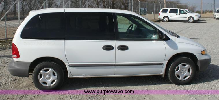 image for item 6532 1998 Dodge Caravan mini van