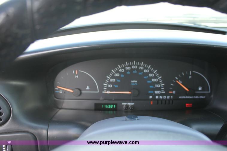 image for item 6532 1998 Dodge Caravan mini van