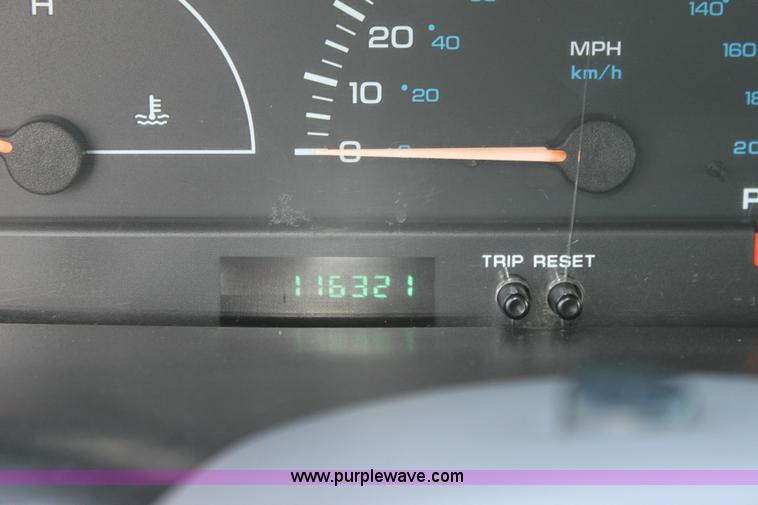 image for item 6532 1998 Dodge Caravan mini van