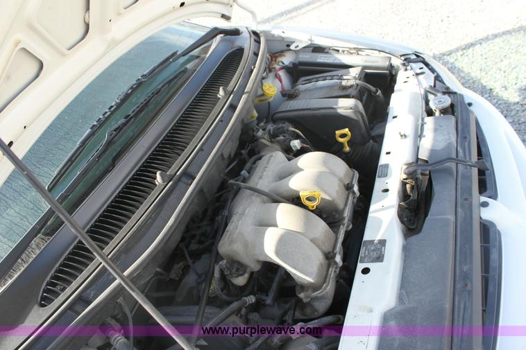 image for item 6532 1998 Dodge Caravan mini van