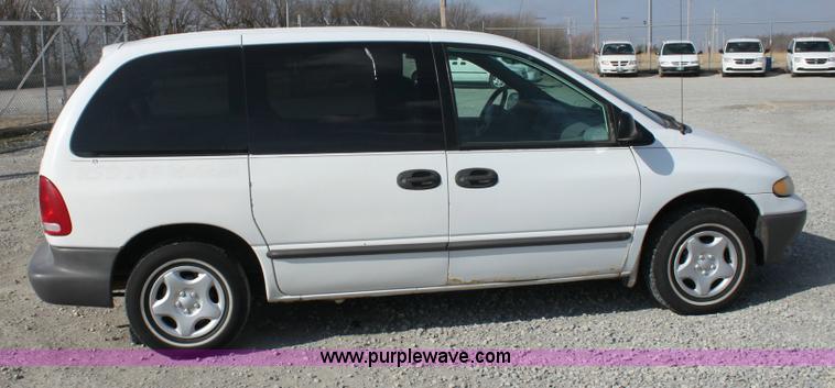 image for item 6533 1999 Dodge Caravan mini van