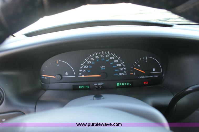 image for item 6533 1999 Dodge Caravan mini van