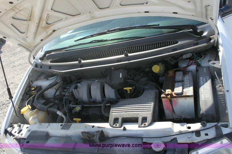 image for item 6533 1999 Dodge Caravan mini van
